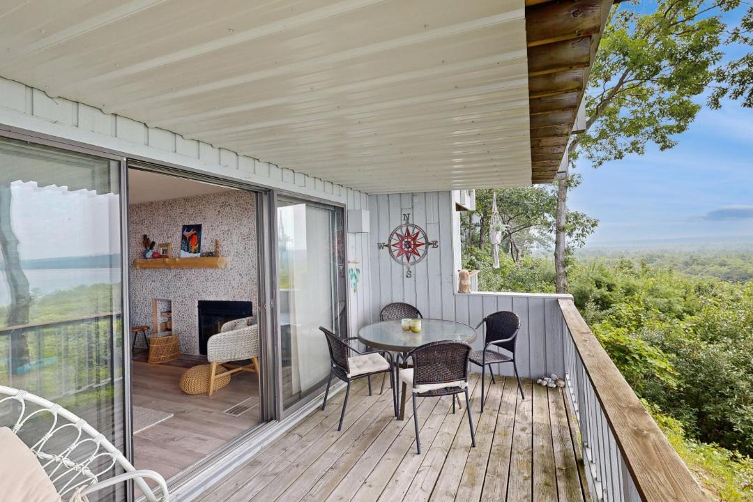 Photo of Patio Balcony in Maple City