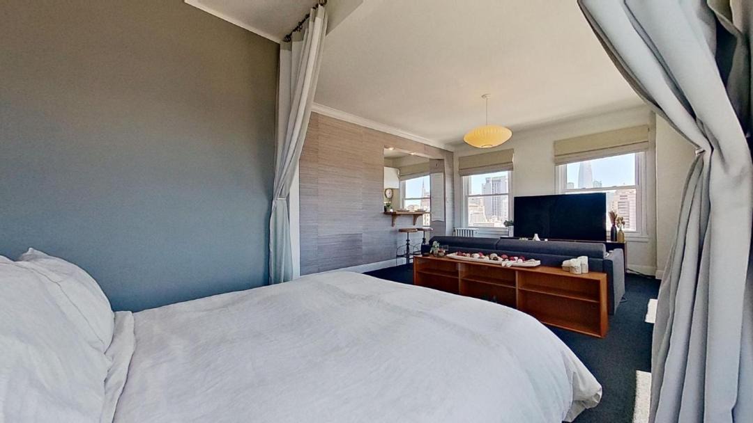 Photo of Bedroom in Tenderloin