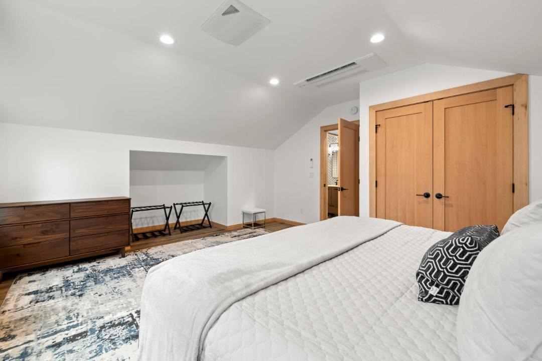 Photo of Bedroom in Brentwood-Darlington