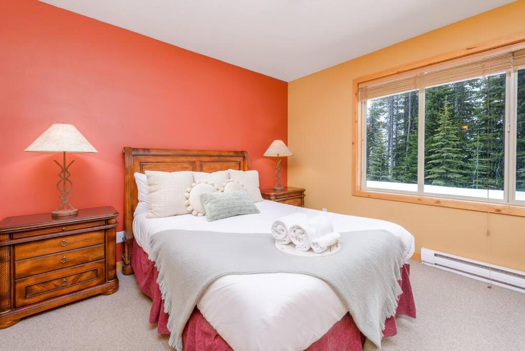 Photo of Bedroom in Snow Pine Estates