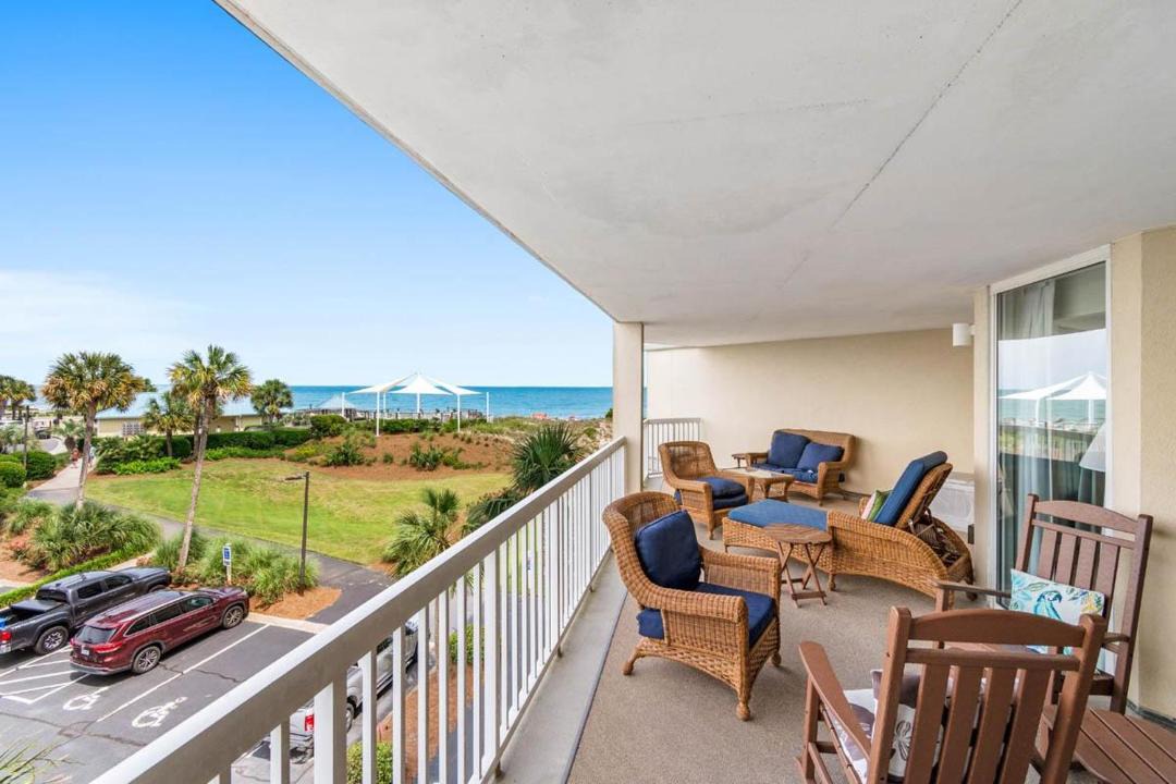 Photo of Patio Balcony in Litchfield by the Sea