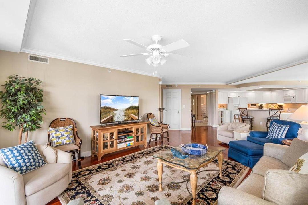 Photo of Livingroom in Litchfield by the Sea