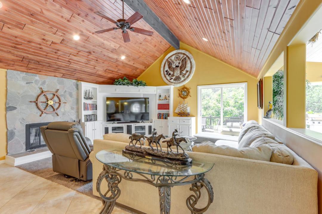 Photo of Livingroom in Osage Beach