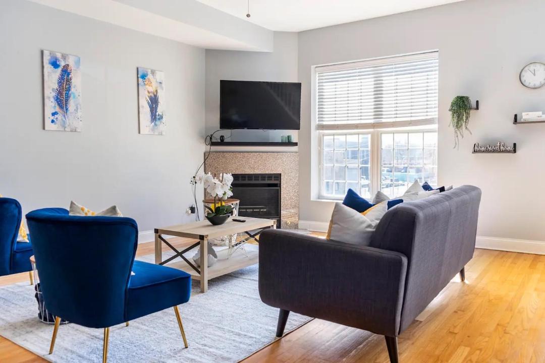 Photo of Livingroom in East Garfield Park