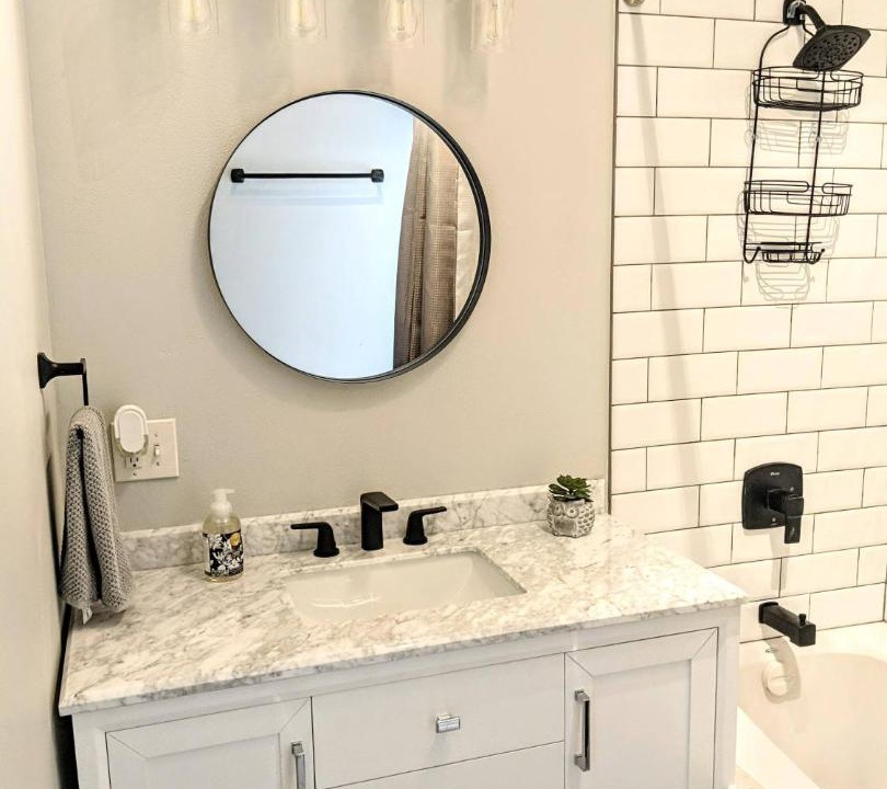 Photo of Bathroom in East Garfield Park