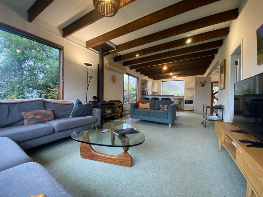 Photo of Livingroom in Albert Town