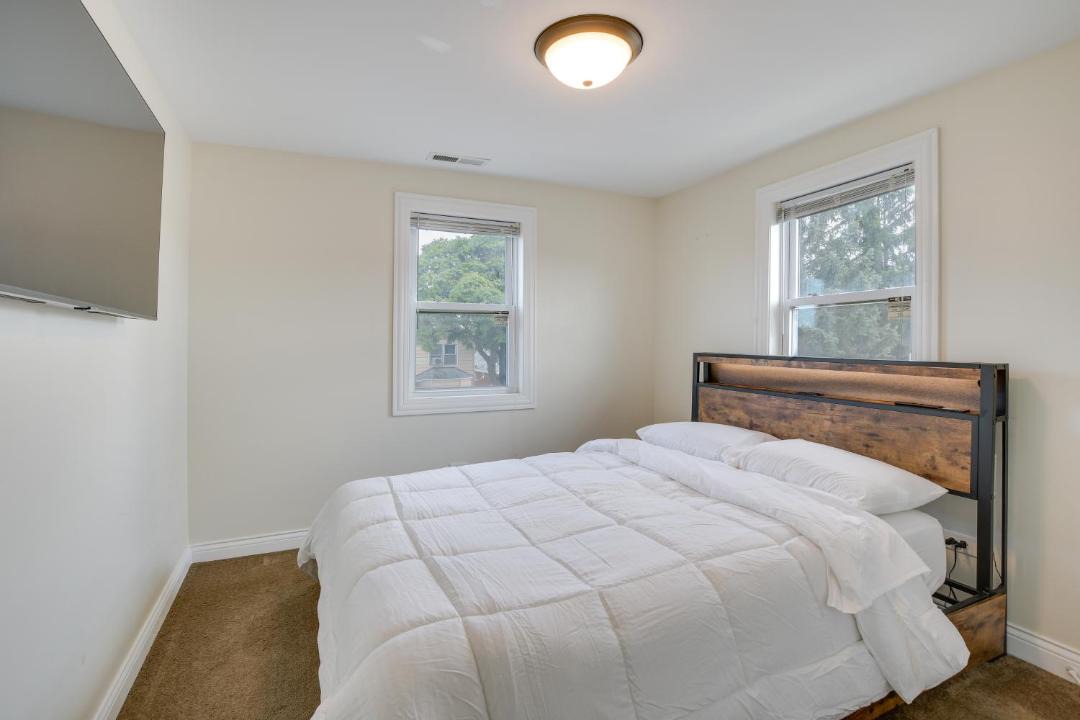 Photo of Bedroom in Blue Island