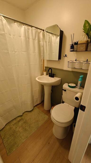 Photo of Bathroom in Lakeview