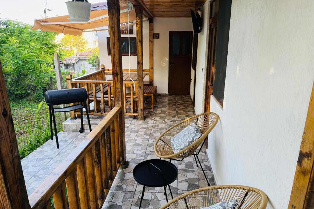 Photo of Patio Balcony in Sinemoretz