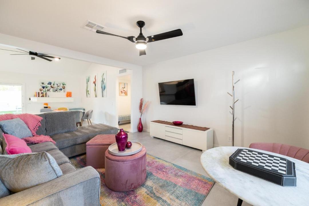 Photo of Livingroom in Freedom Run
