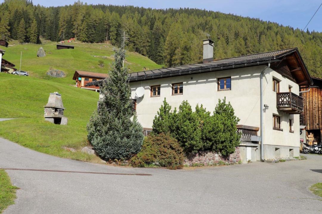 Photo of Buildings in Frauenkirch