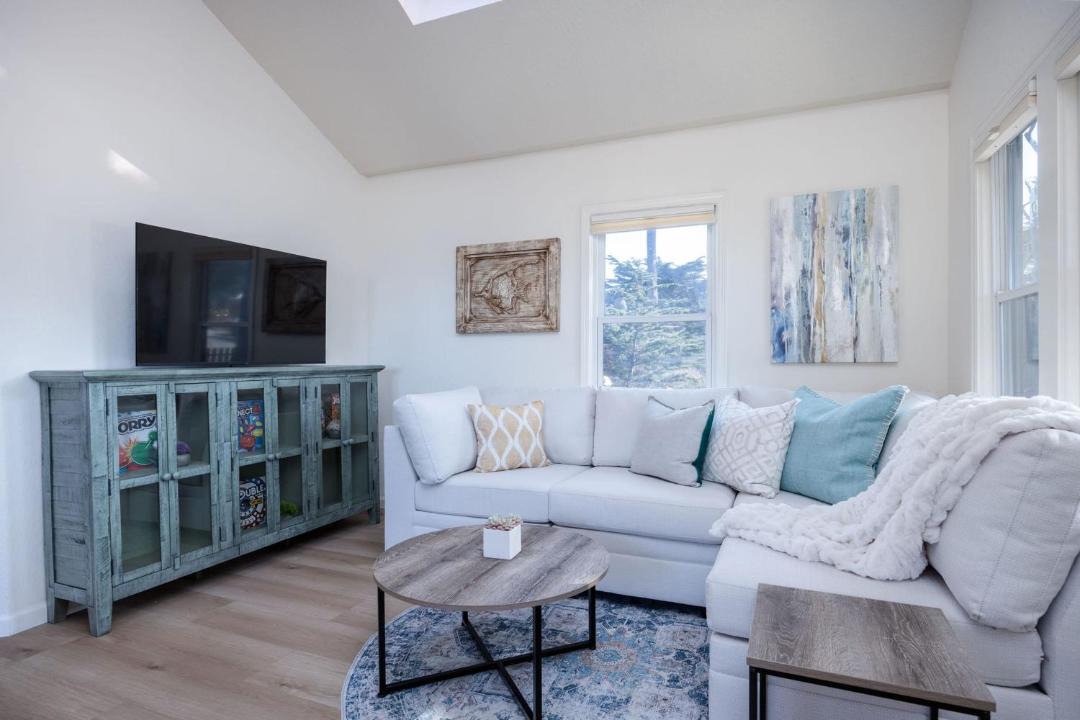 Photo of Livingroom in Montara