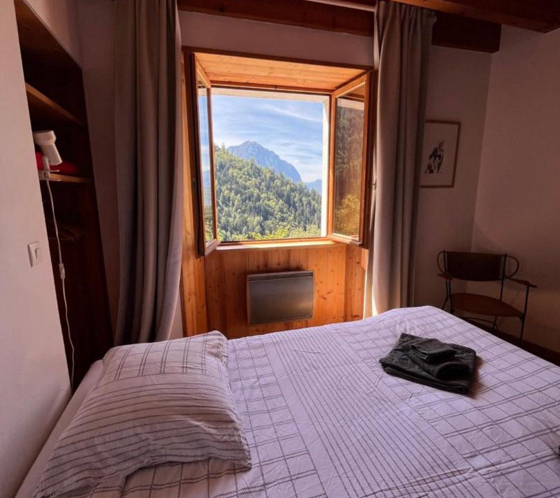 Photo of Bedroom in Oz-en-Oisans