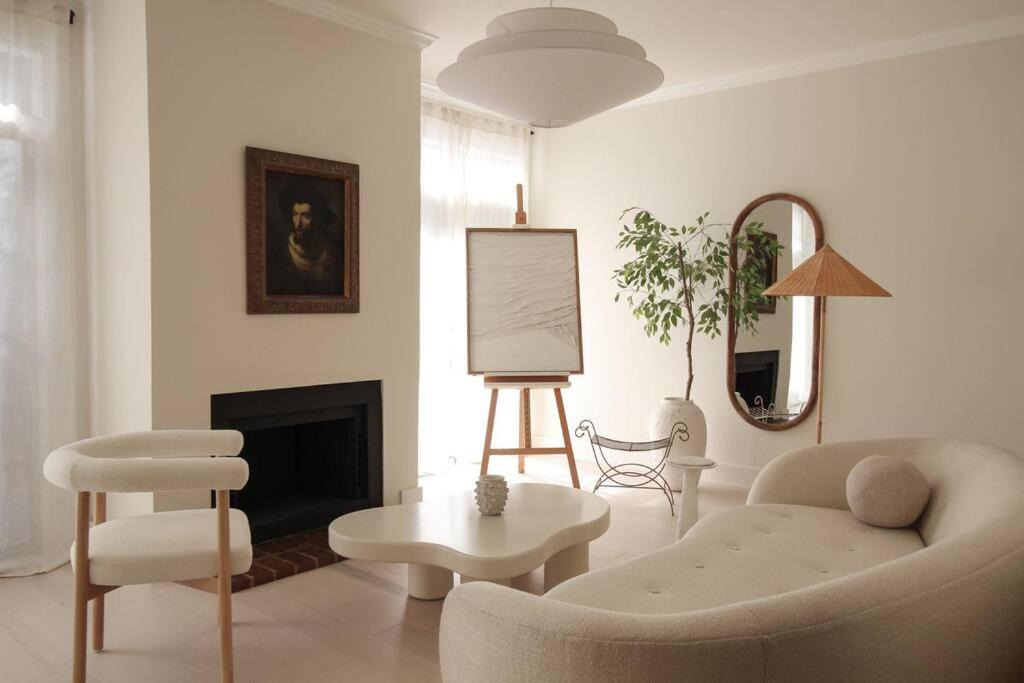 Photo of Livingroom in Turtle Creek