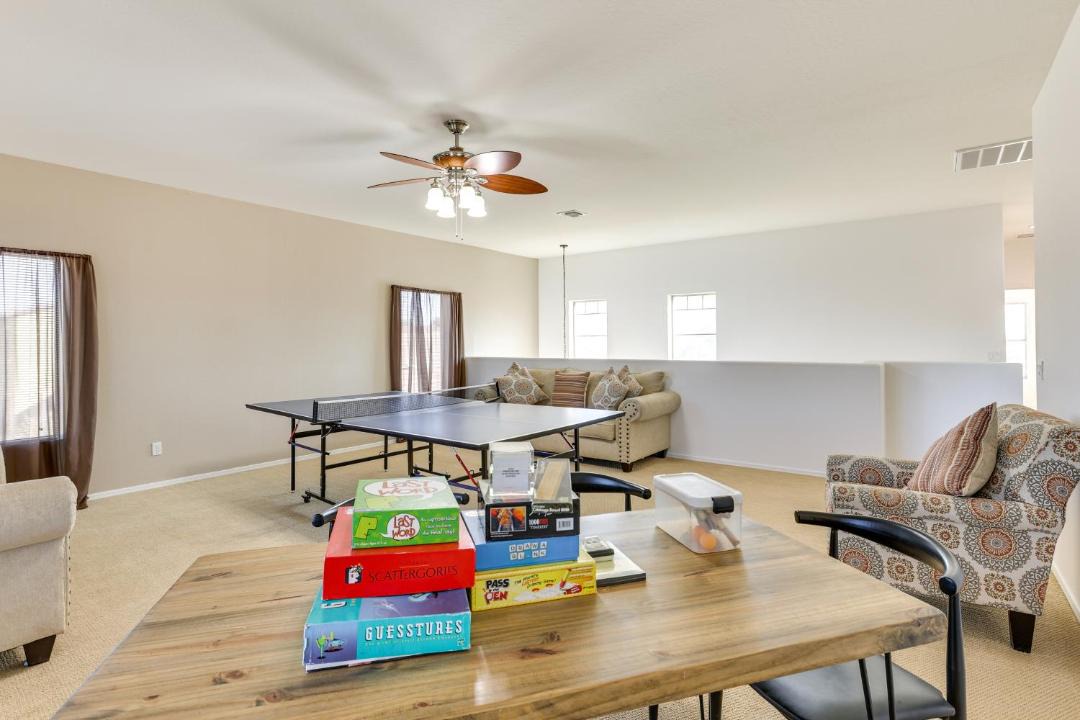 Photo of Livingroom in Surprise Farms