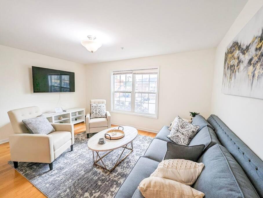 Photo of Livingroom in Stockade Historic District