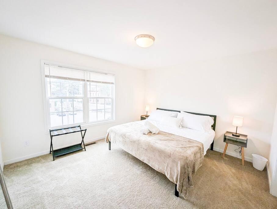 Photo of Bedroom in Stockade Historic District