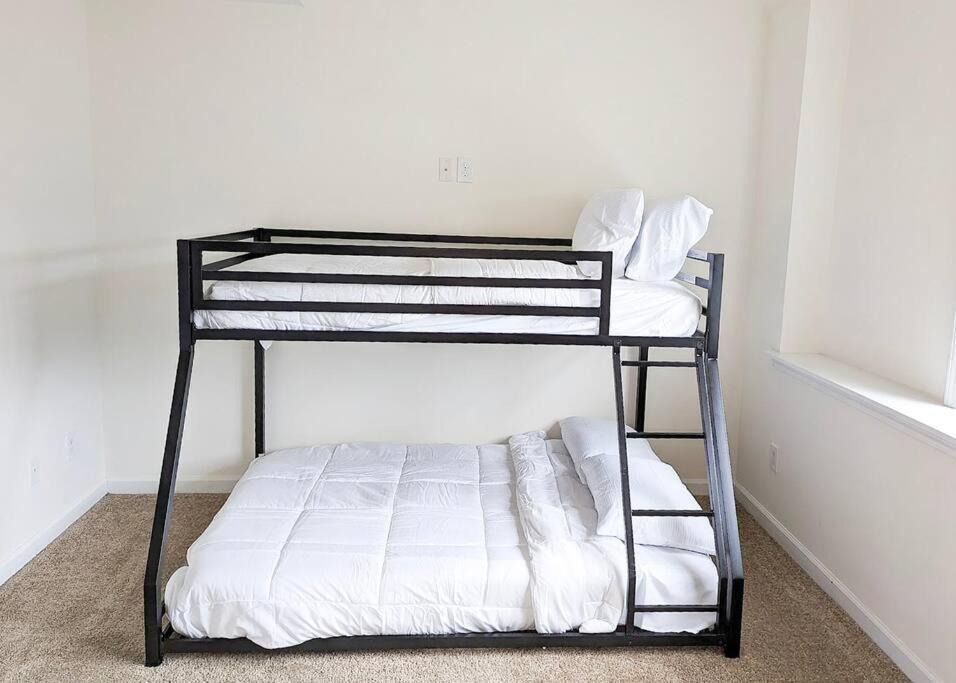 Photo of Bedroom in Stockade Historic District