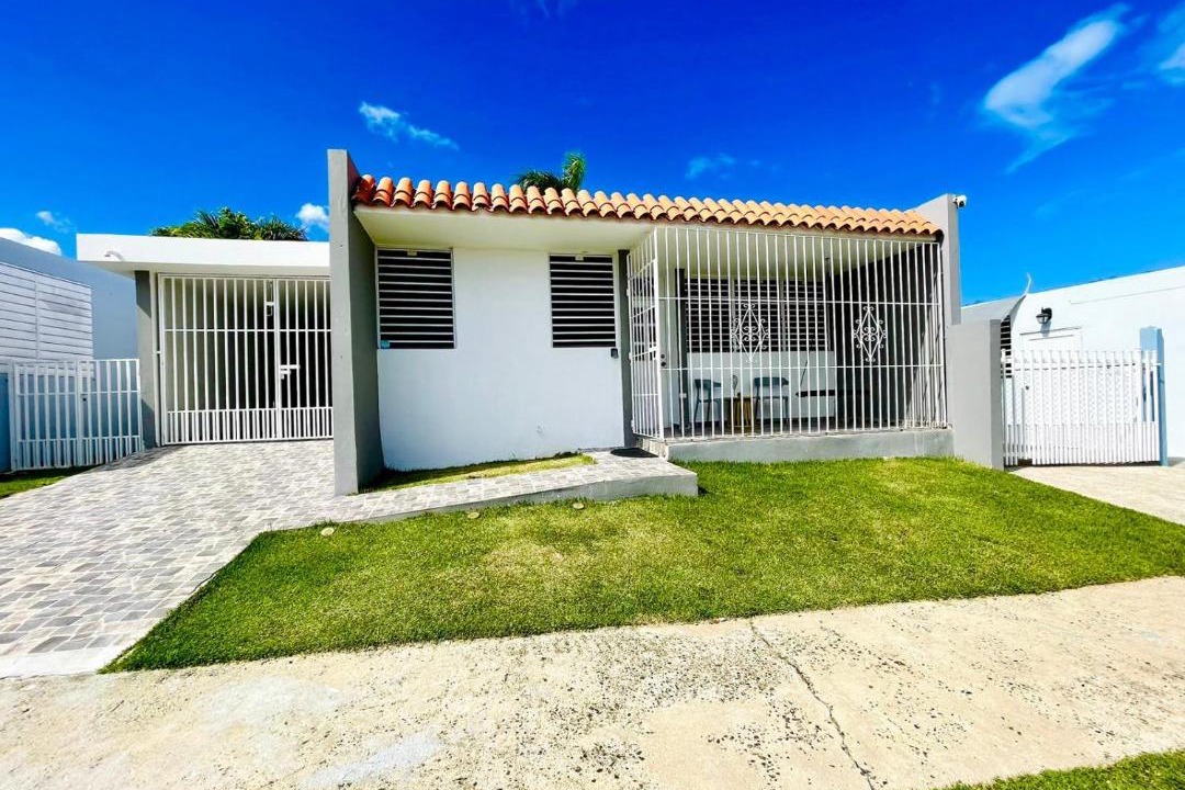 Photo of Buildings in Sardinera