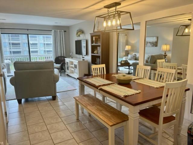 Photo of Livingroom in Oceanmarsh Subdivision