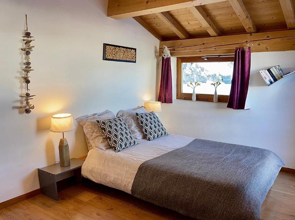 Photo of Bedroom in Arc-1800
