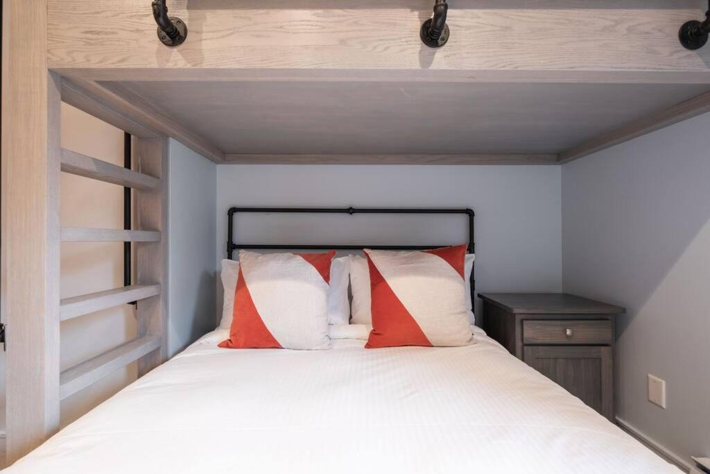 Photo of Bedroom in Blackcomb