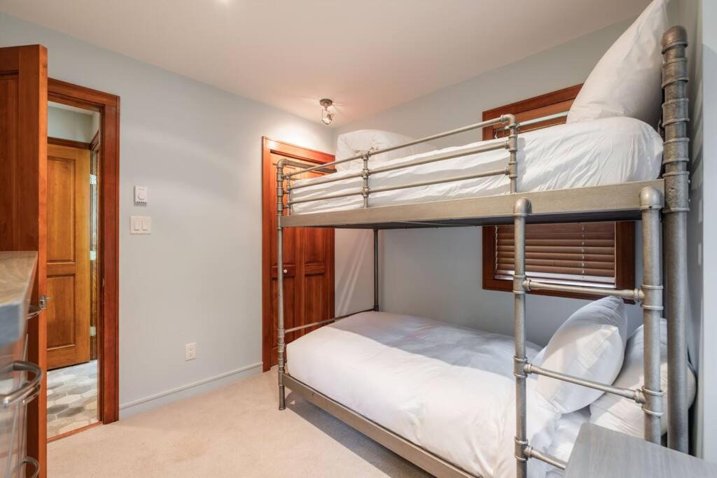 Photo of Bedroom in Blackcomb