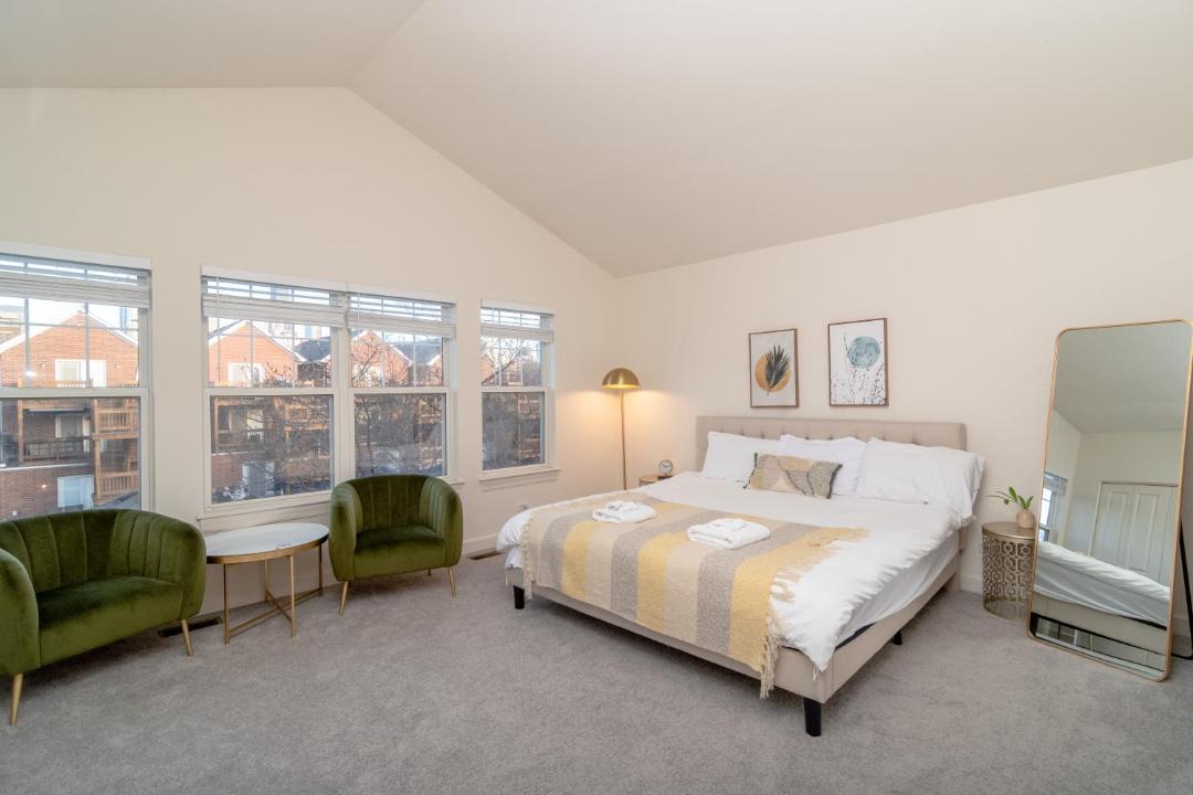 Photo of Bedroom in River North