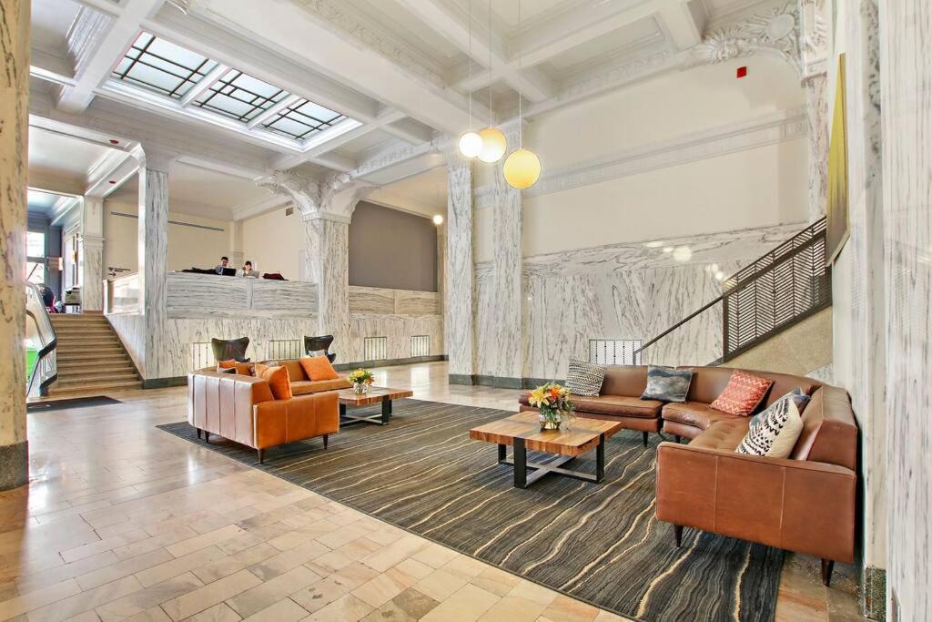 Photo of Livingroom in East Hyde Park