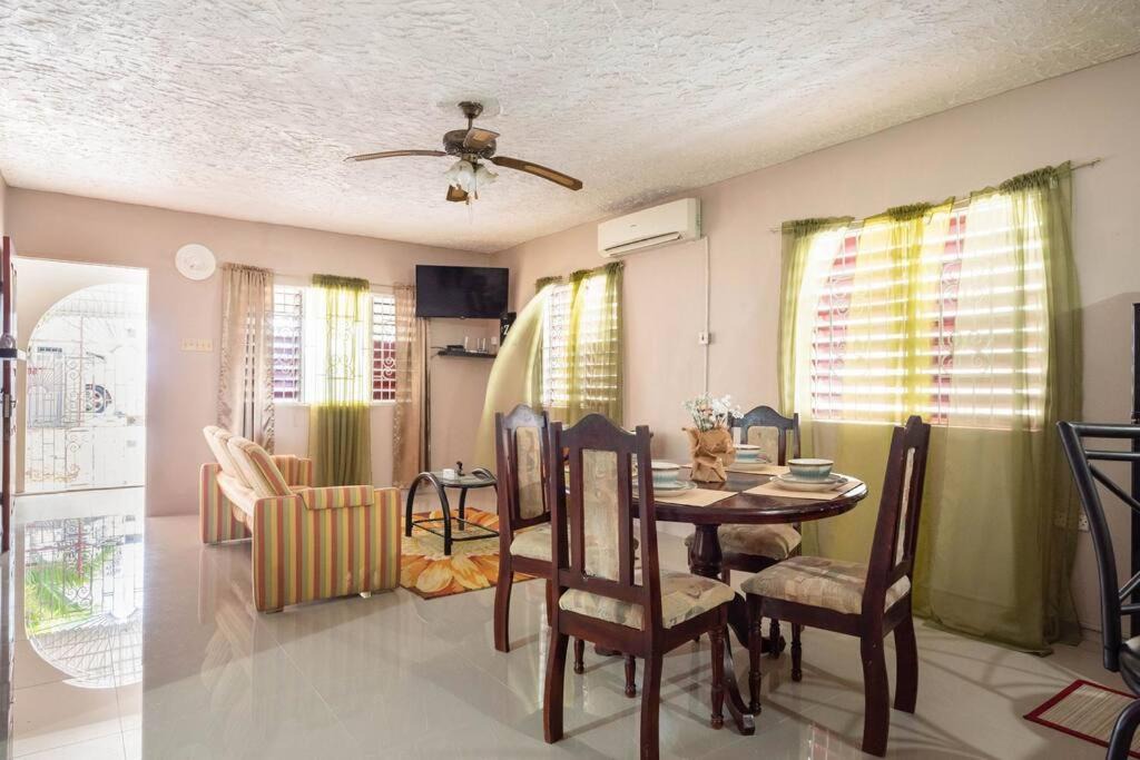 Photo of Livingroom in Salt Gut
