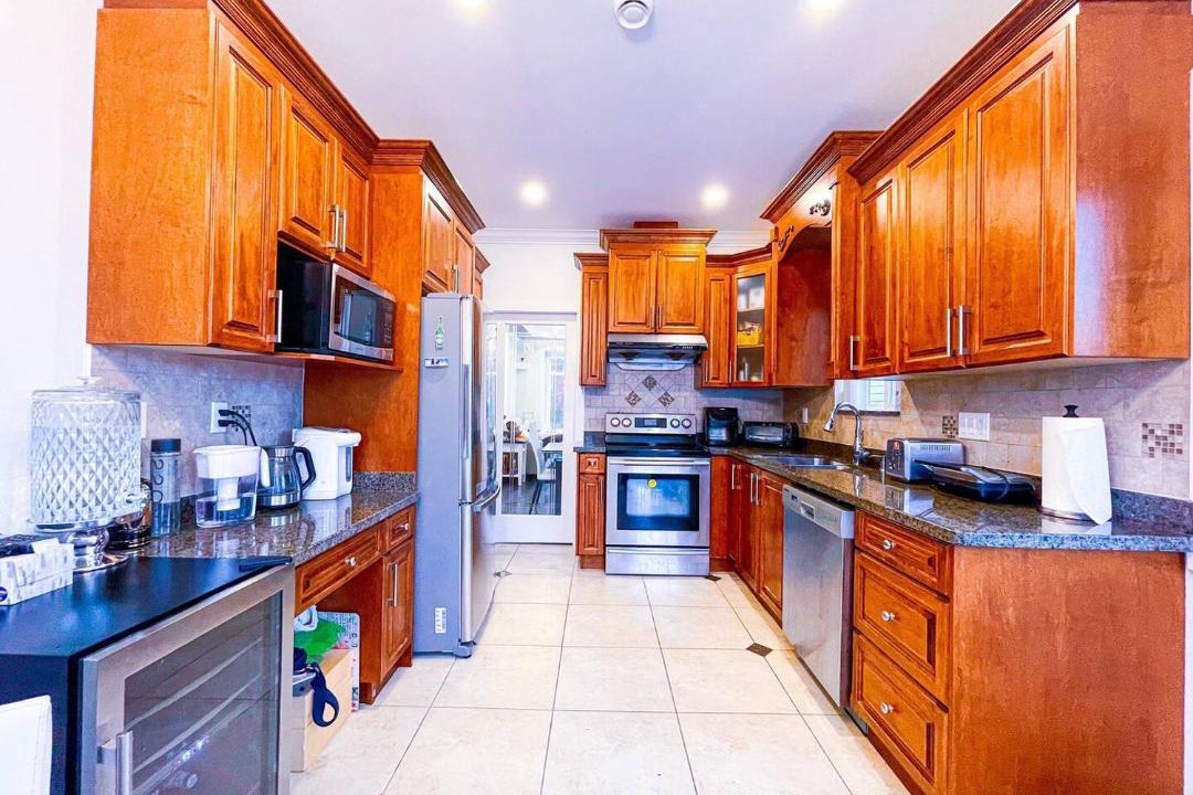 Photo of Kitchen in Renfrew-Collingwood