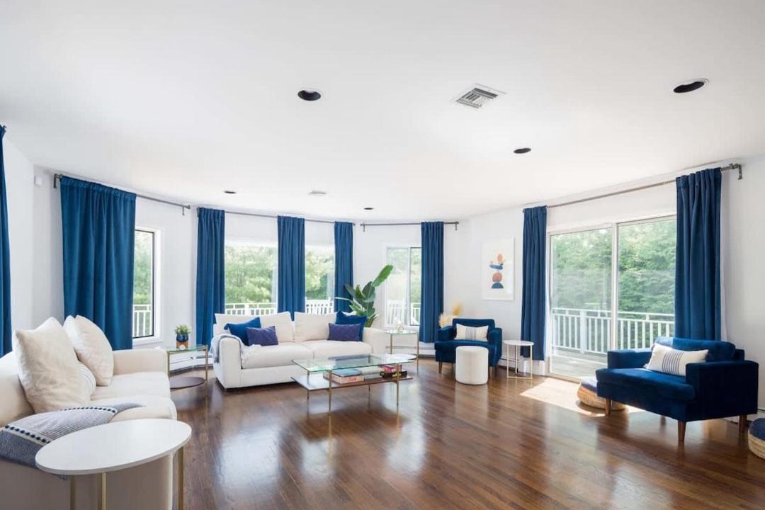 Photo of Livingroom in Northwest Harbor
