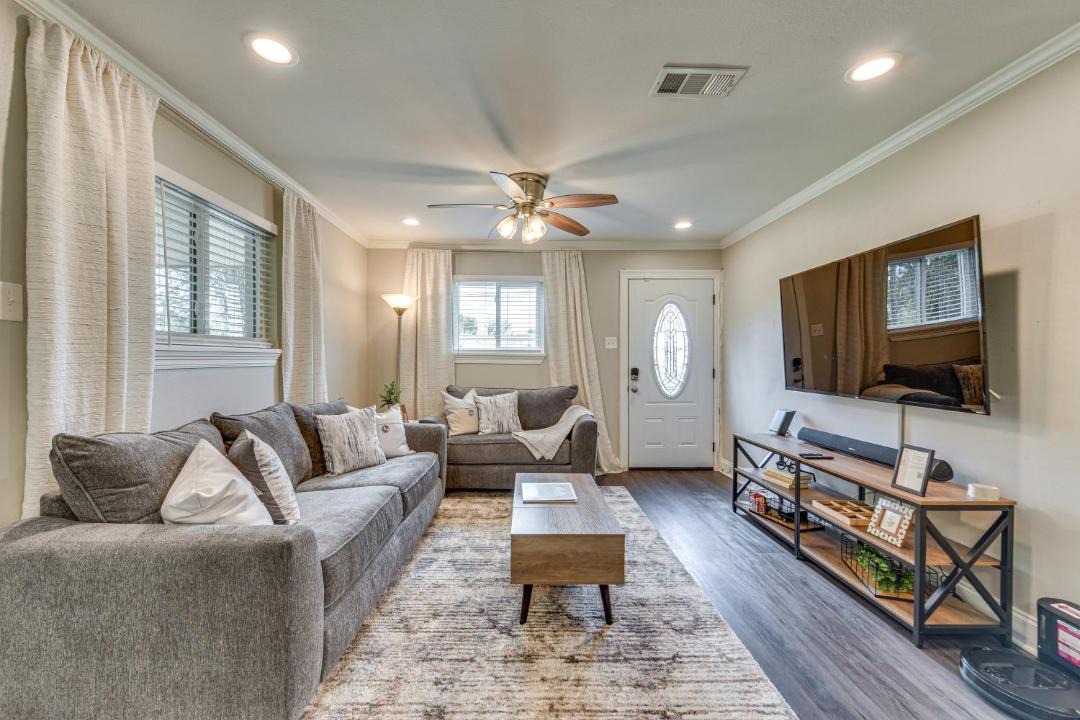 Photo of Livingroom in Highlands - Perkins