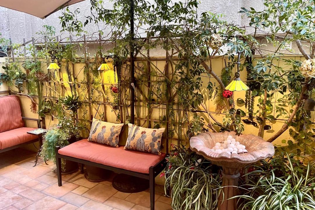 Photo of Patio Balcony in North of Wilshire