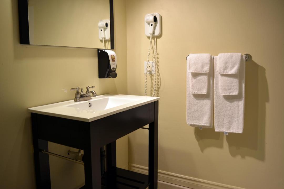 Photo of Bathroom in Rock Forest