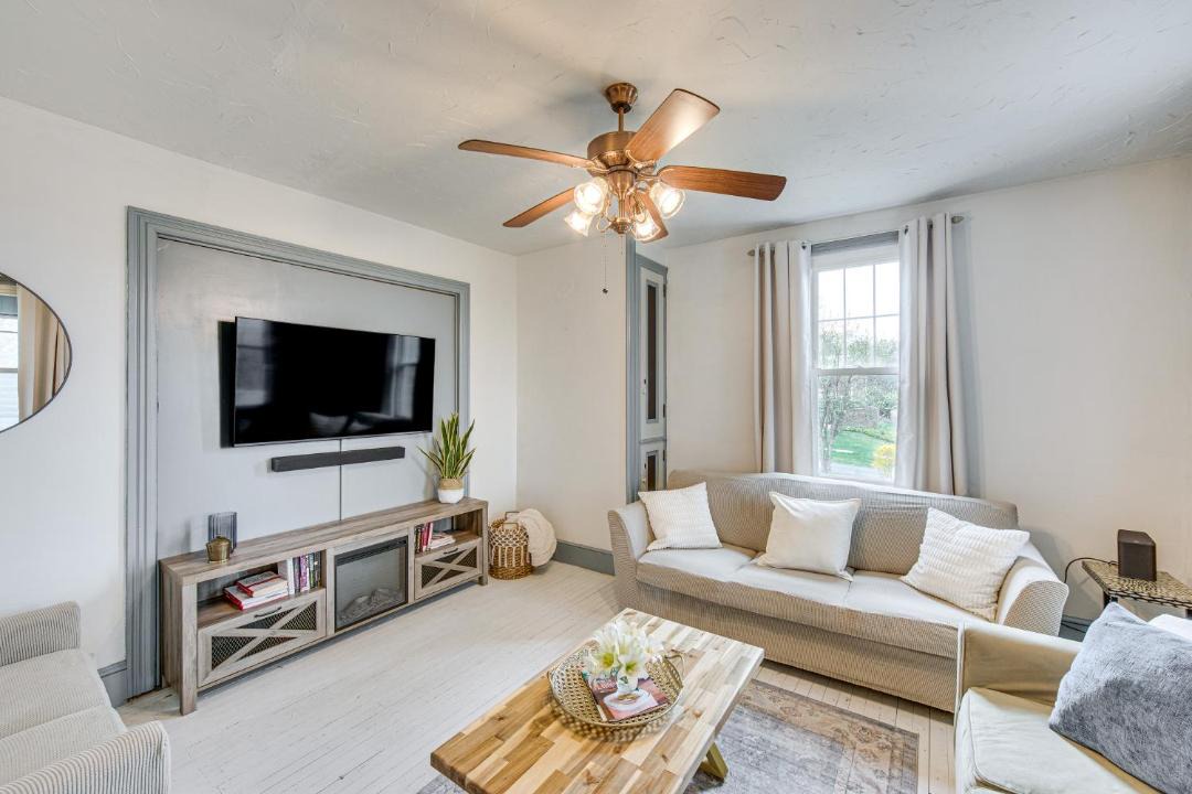 Photo of Livingroom in Rossville