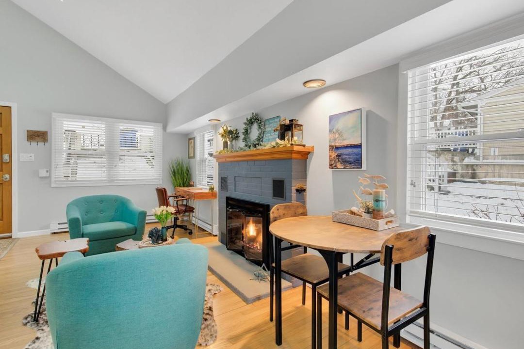 Photo of Livingroom in Lake Pocotopaug