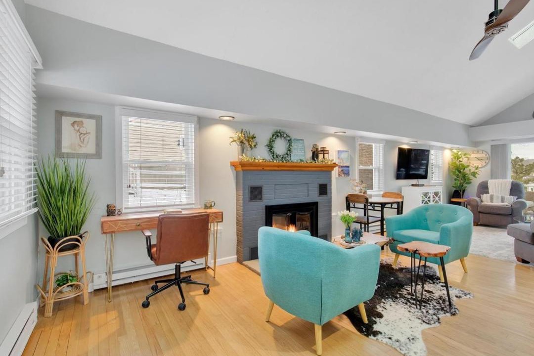 Photo of Livingroom in Lake Pocotopaug