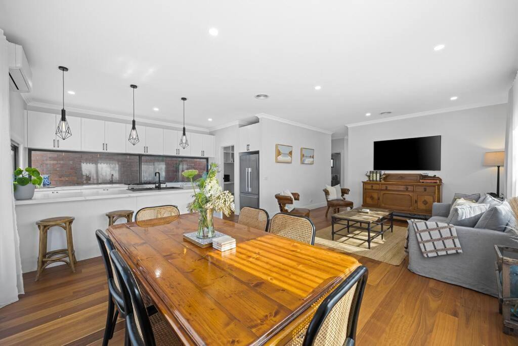 Photo of Livingroom in St. Kilda East