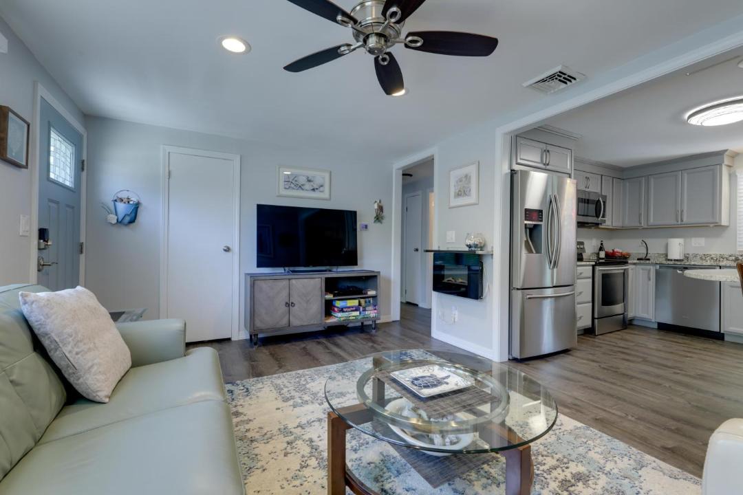 Photo of Livingroom in Niantic