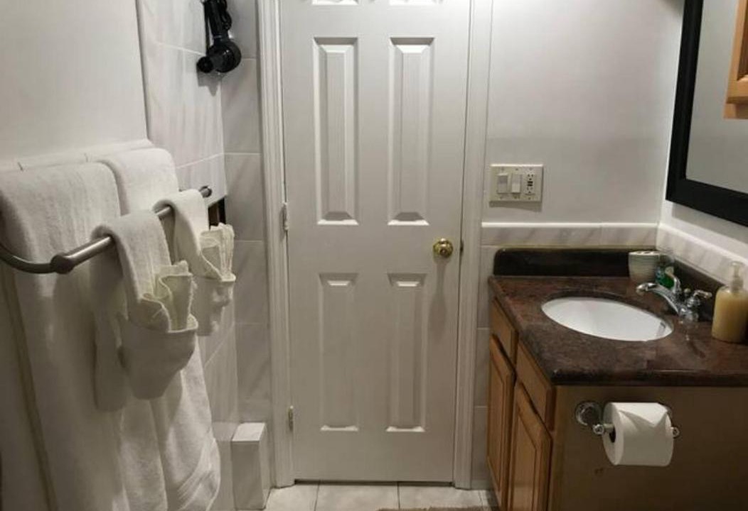 Photo of Bathroom in Outer Mission