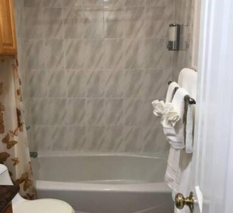 Photo of Bathroom in Outer Mission