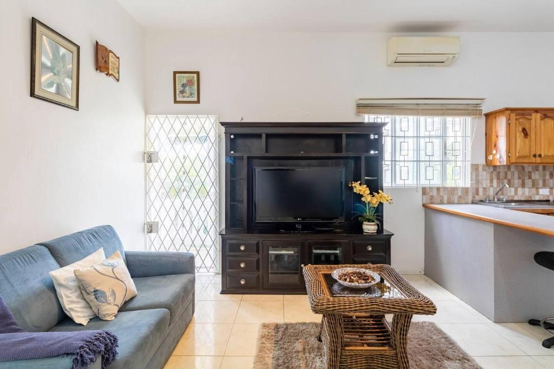 Photo of Livingroom in IronShore Estates