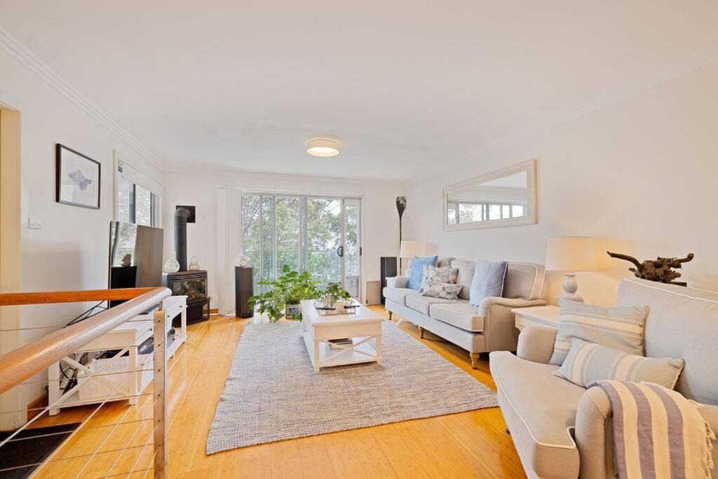 Photo of Livingroom in Avalon Beach