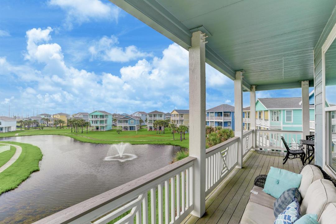 Photo of Patio Balcony in Red Fish Cove