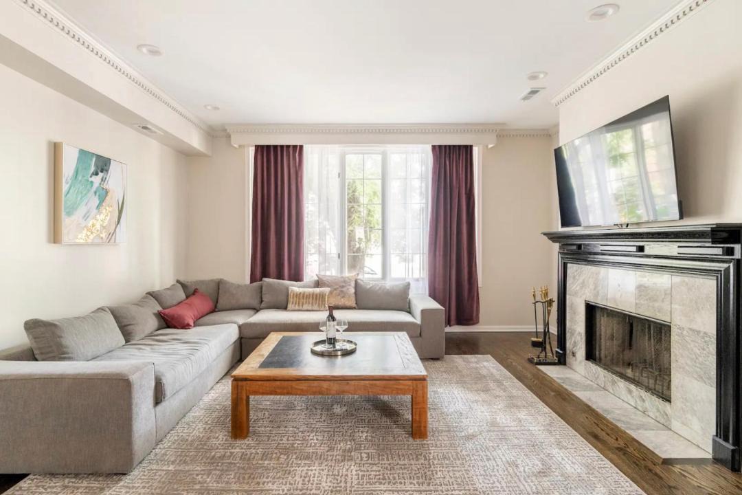 Photo of Livingroom in Noble Square