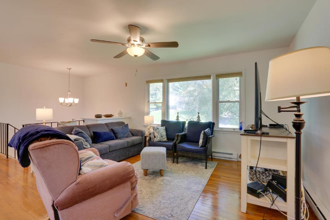 Photo of Livingroom in Kiamesha Lake