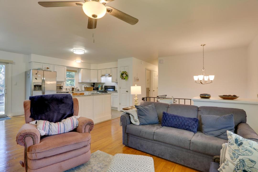 Photo of Livingroom in Kiamesha Lake