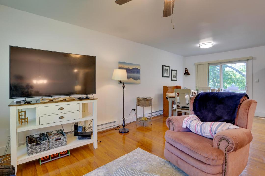 Photo of Livingroom in Kiamesha Lake