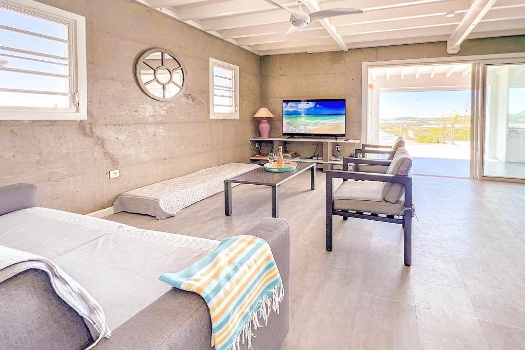 Photo of Livingroom in Orient Bay